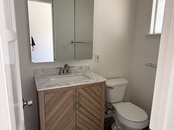 4th image of 462 Rancho Santa Fe Rd Unit 3