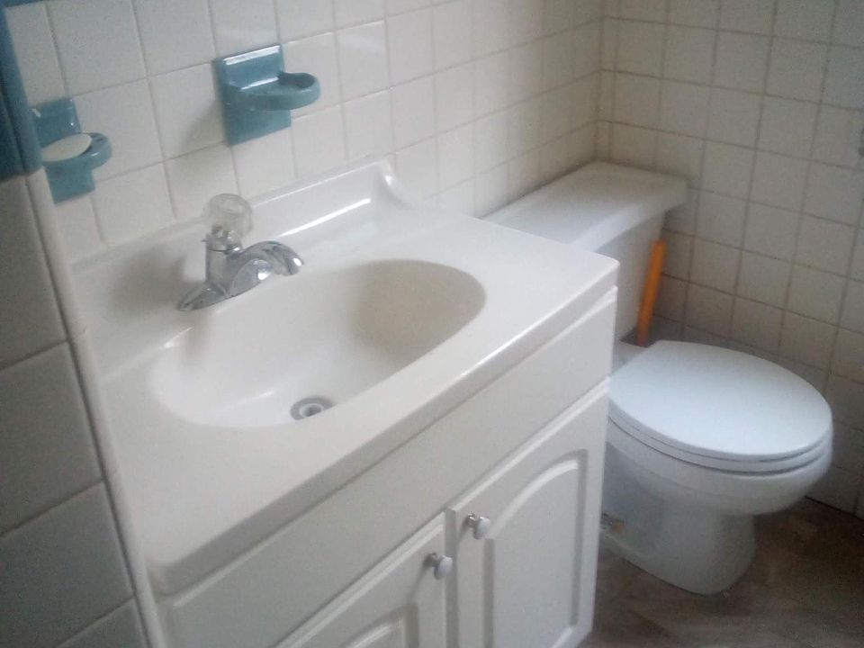 2nd image of 146 N 52nd St