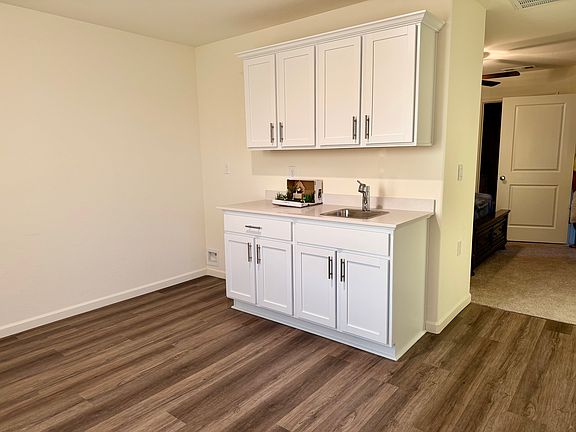 5th image of 14 Oak Ave