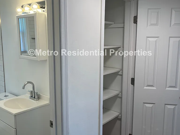 1014 Nelson St — Photo 12