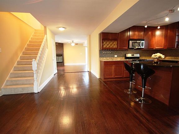 3rd image of 115 W 146th St