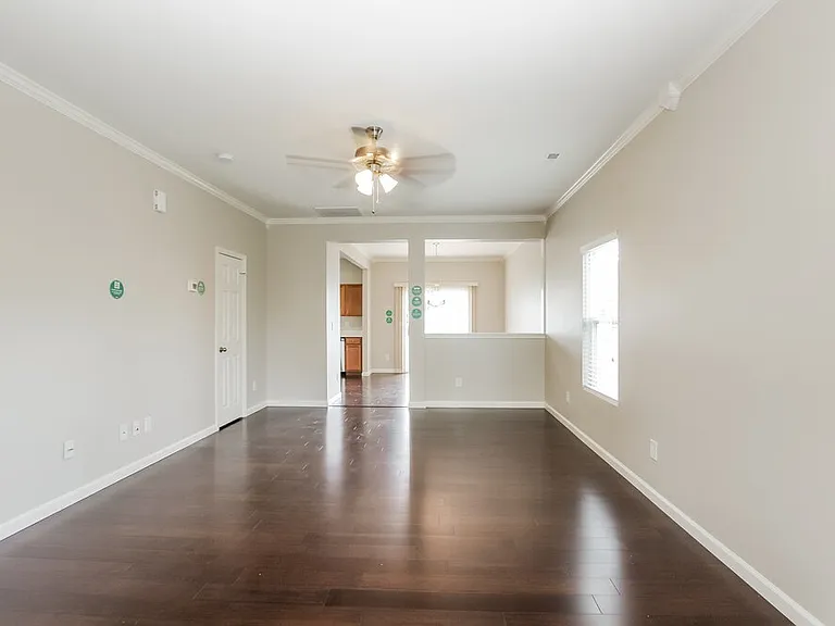 910 Willow Wind Dr — Photo 5