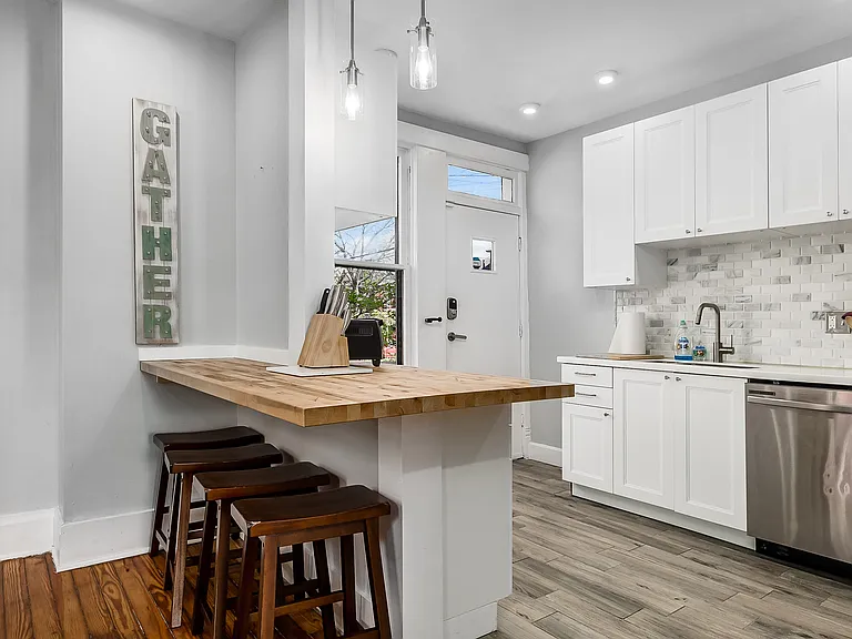 880 Harrison Ave — Photo 14