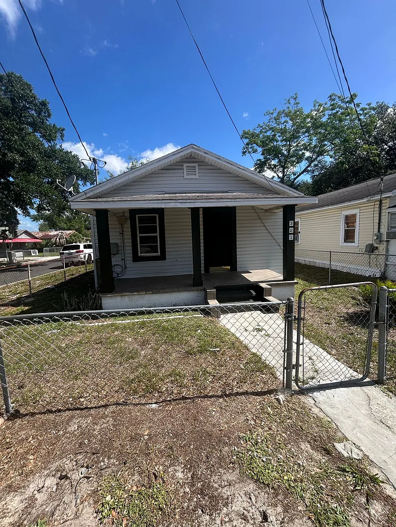 Central Lakeland Rental — Photo 1