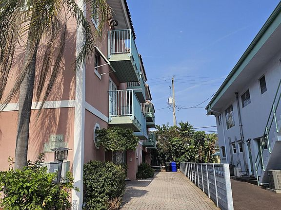 4th image of 4640 Bougainvilla Drive #4