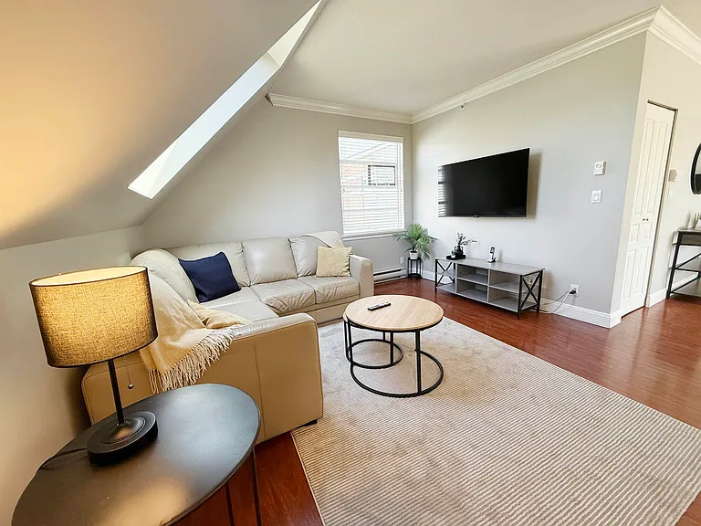 1990 E Kent Ave #403 — Photo 14