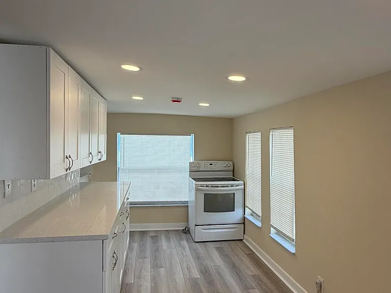 1018 Adams St #W — Photo 2