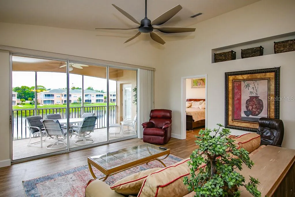 3 bed, 2.0 bath, 1482 sqft, $3,100 — Photo 4
