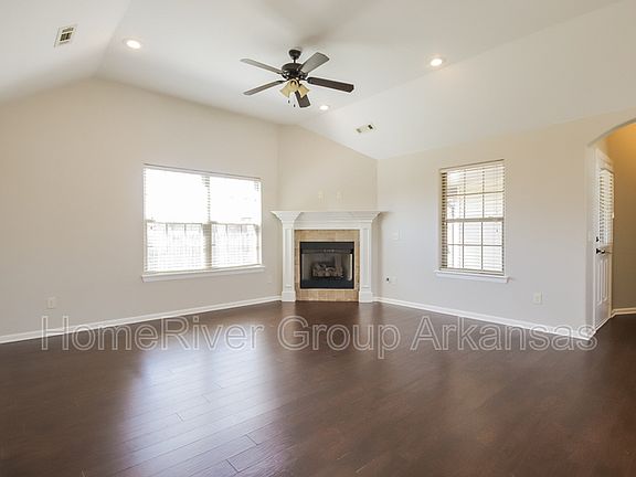 3rd image of 440 Ravenna Dr