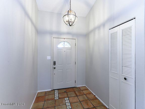 3rd image of 462 Minor Ave NE