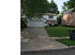 23604 E Groveland Rd, Beachwood, OH