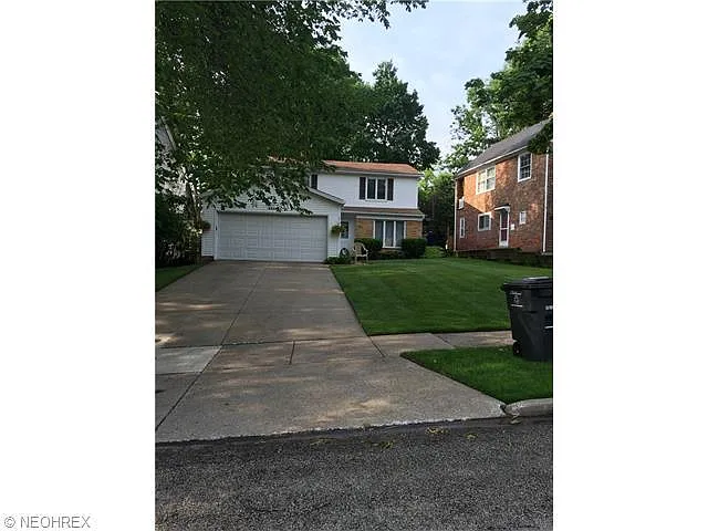 23604 E Groveland Rd photo 1