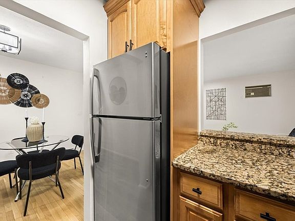 2nd image of 115 Grove St APT 1