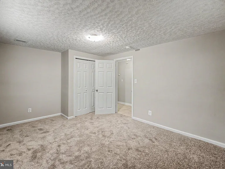 10708 Norman Ave — Photo 20