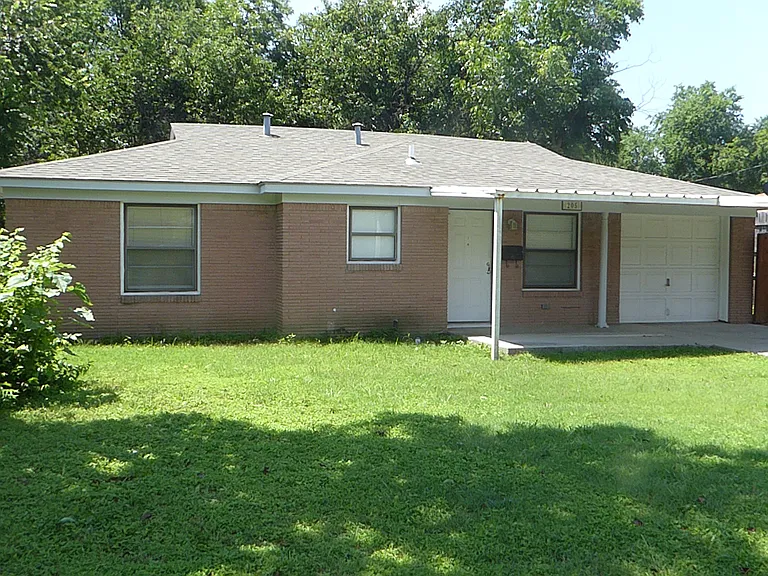 205 Worthy St — Photo 1