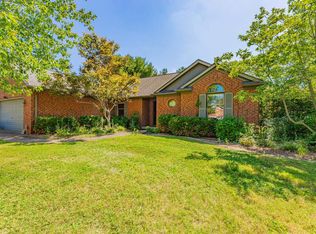 8301 Peach Blossom Ln, Evansville, IN