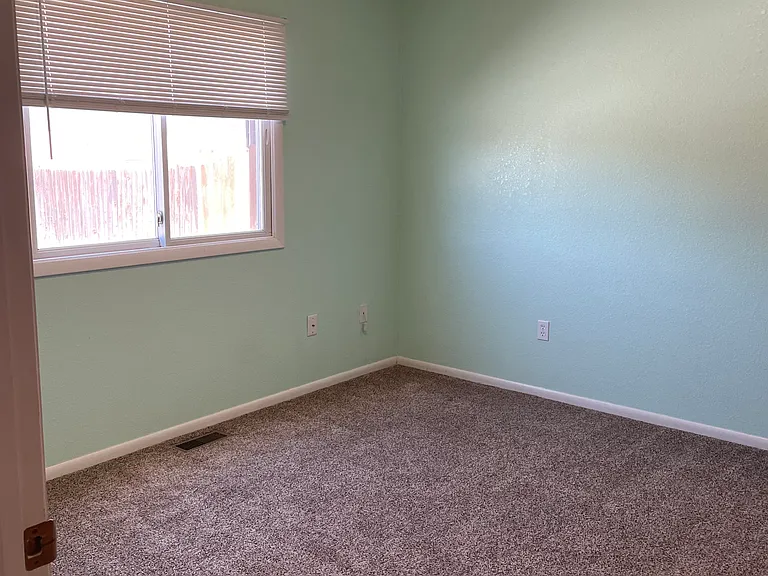 1705 Sanders Dr #D — Photo 10