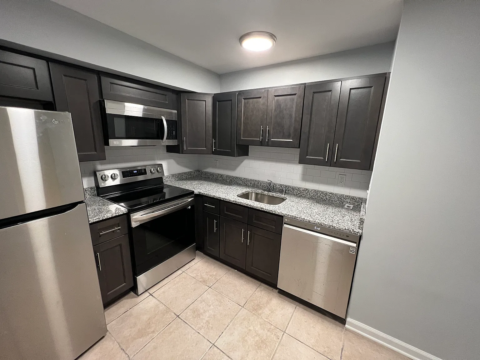 2310 Baynard Boulevard — Photo 4