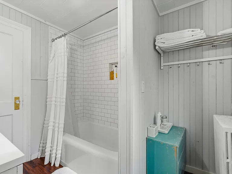 108 Hooker Ave — Photo 32