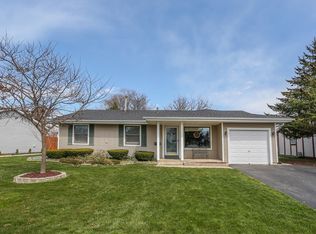 951 Grissom Trl, Elk Grove Village, IL 60007