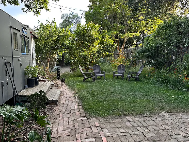 3551 Lyon Ave — Photo 4