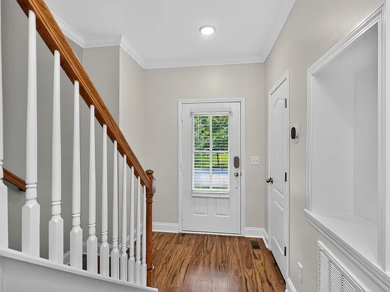 1100 Woodbury Falls Ct — Photo 2