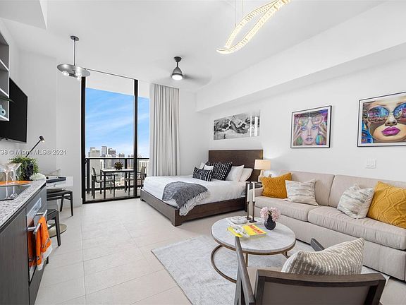 5th image of 601 NE 1st Ave #Penthouse 5112