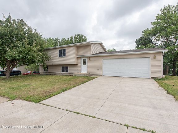 3rd image of 1649 3rd Ave E