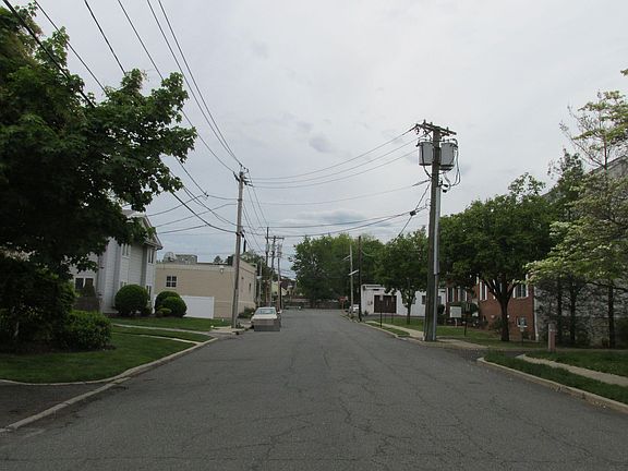 4th image of 24 Crest St APT 2A