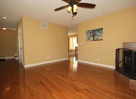 5th image of 7429 Orville Ave