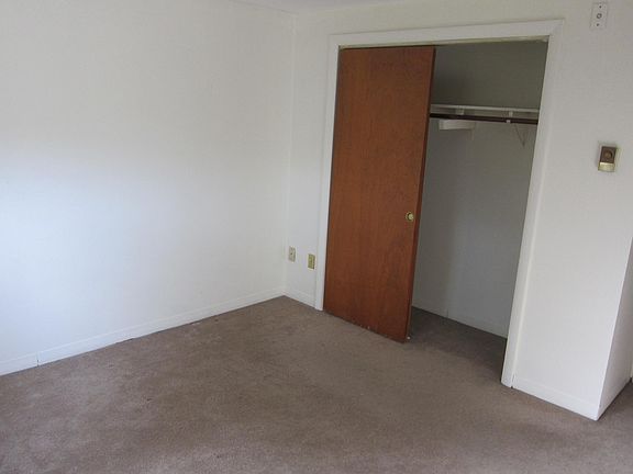 Bedroom. Each room has a separate thermostat.