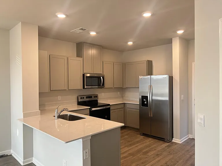 273 Hazel Ln #MAIN — Photo 7