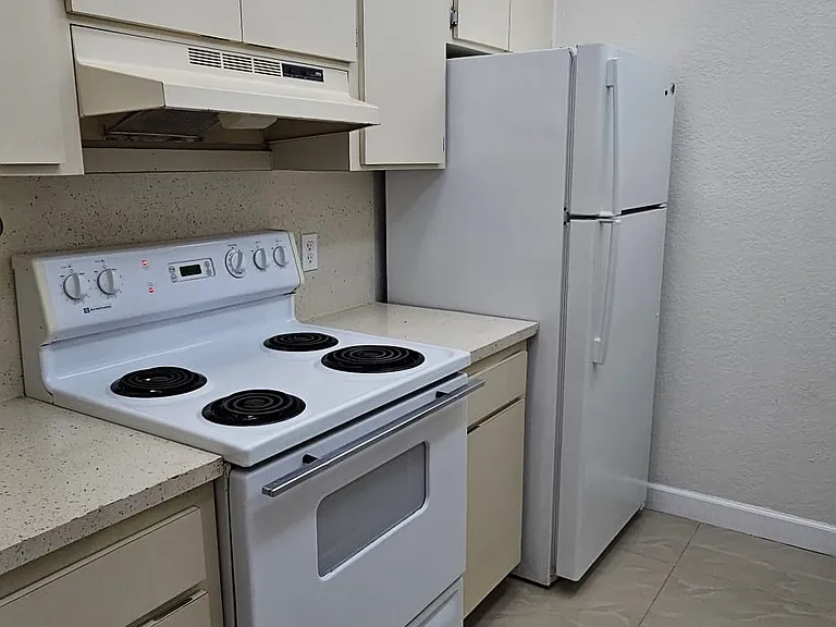 8160 Geneva Ct #316 — Photo 7