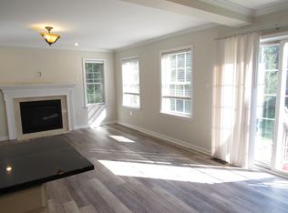 15 Riverside Dr, Clinton, NJ 08809