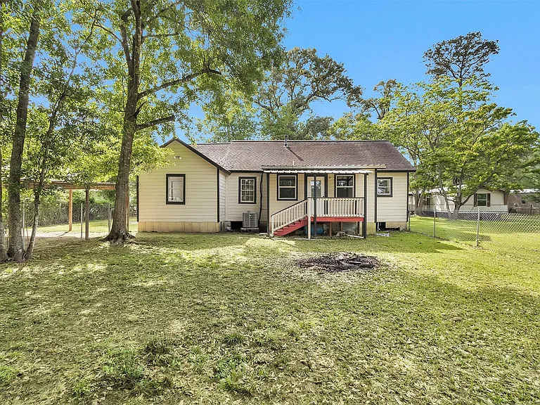 19355 Forest Lane Cir — Photo 31