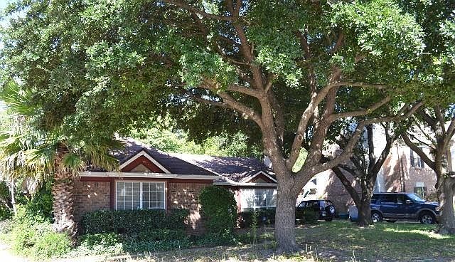 1st image of 912 Nora Ln