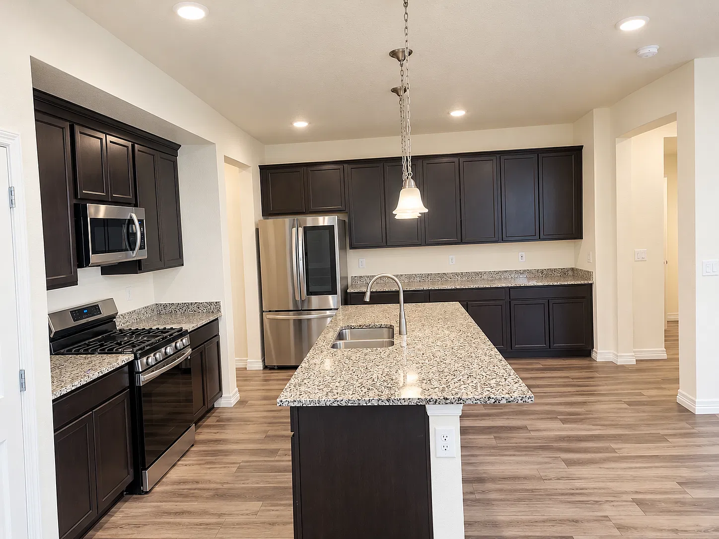3 bed, 2.5 bath, 1846 sqft, $2,750 — Photo 2