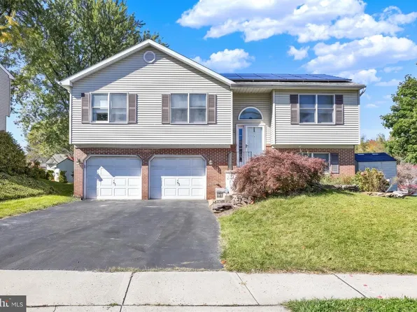 200 Fairway Dr, Reading, PA 19606