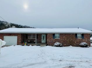 43 Asbury St, Wayne, WV 25570