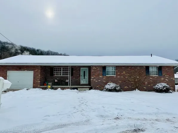 43 Asbury St, Wayne, WV 25570