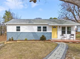 30 Cherry Grove Rd, Asheville, NC 28805