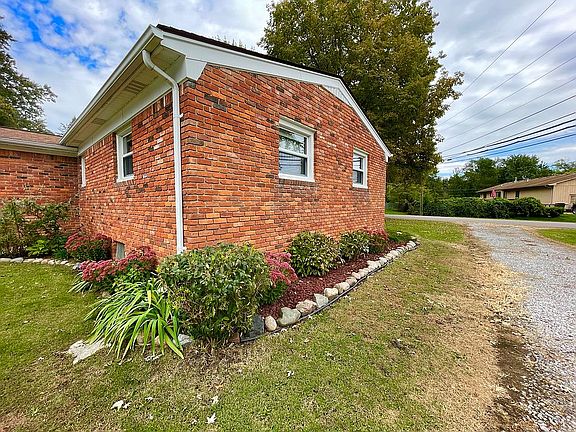 2nd image of 45341 Cumberland St