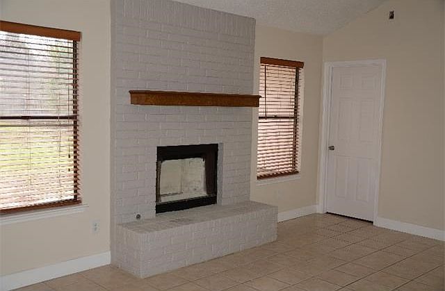 2nd image of 16403 Parkway Dr