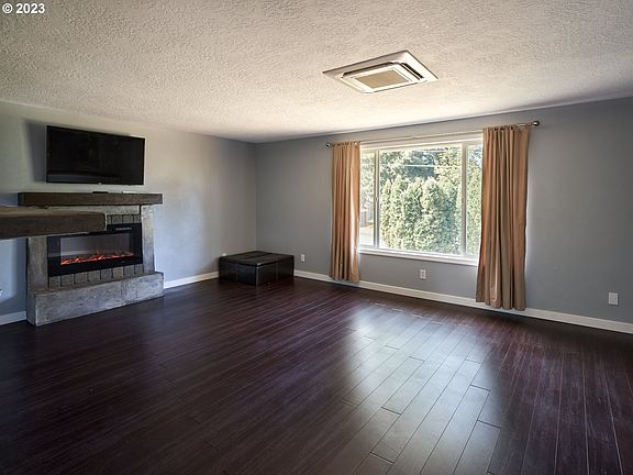 4th image of 5017 NE 139th Ave
