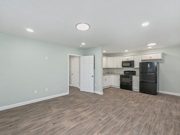 5th image of 718 Eglin Pkwy NE APT 3