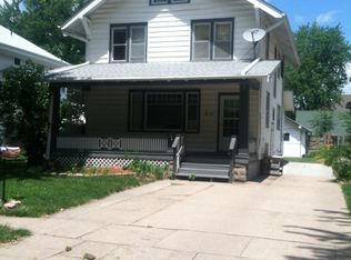 910 E 6th St, Fremont, NE 68025