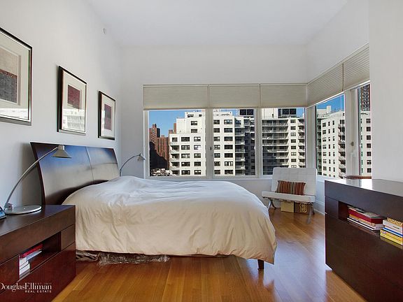 3rd image of 305 E 85th St APT 15A