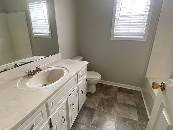 5th image of 280 Cranklen Cir
