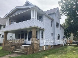 17202 Grovewood Ave, Cleveland, OH 44119