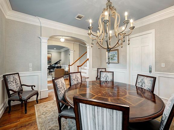 4th image of 2925 Nottingham St